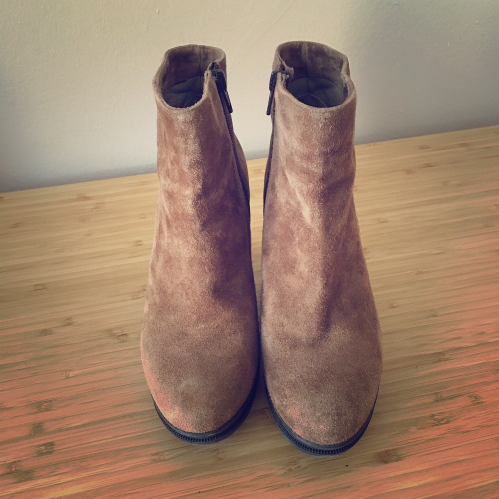 Noë high heel booties 👍